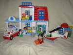 Lego Duplo Doctors Clinic & Rescue Helicopter