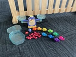 896: Penguin math balance scale toy