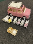 Sylvanian Families Cottontail Family and Car 