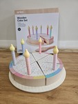 Wooden cake set