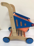 F253: Hape shopping trolley 