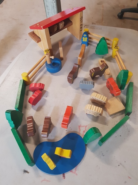 B527: Farm Play Set