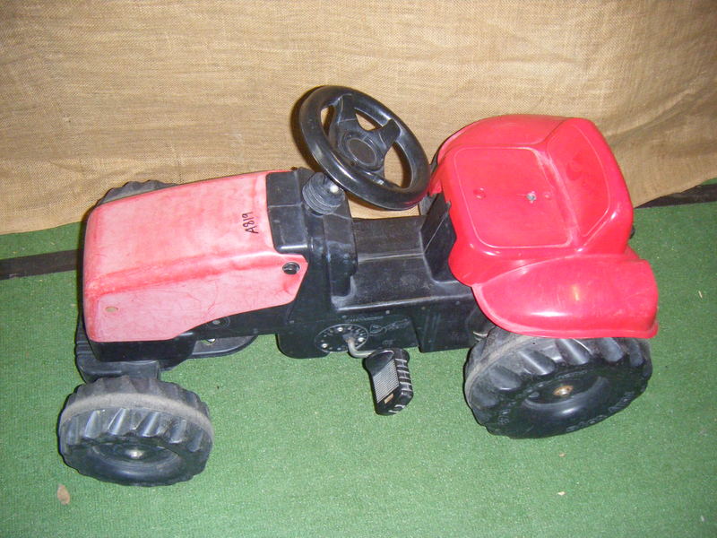 A819: Red Tractor 