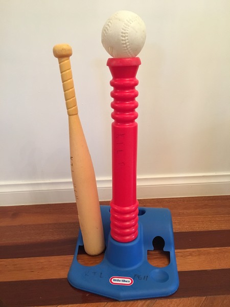 P611: Little Tikes T Ball set