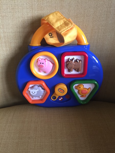 B101: Tolo musical shape sorter