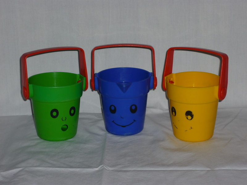 B385: Play buckets