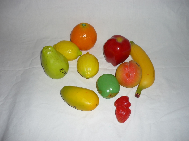 E583: Plastic Fruit Set