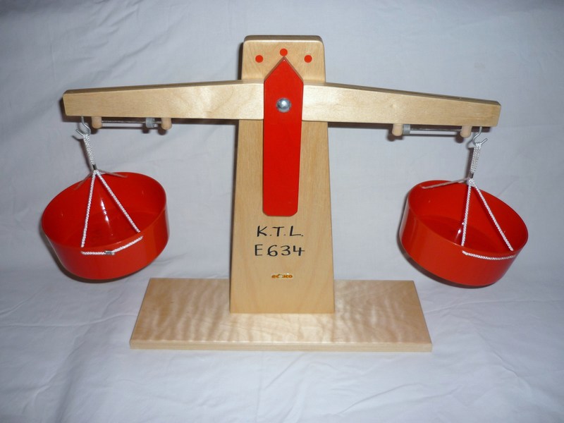 E634: Wooden Scales