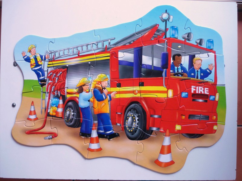 J649: Big Fire Engine Floor Puzzle