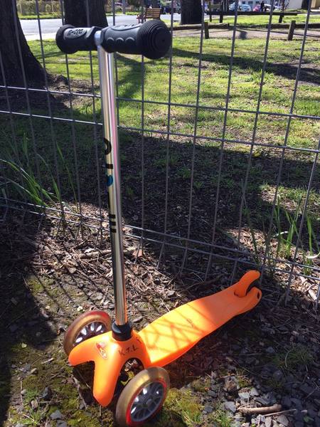 P2: Orange & black scooter