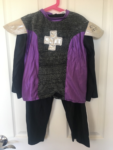 E55: Knight dress up