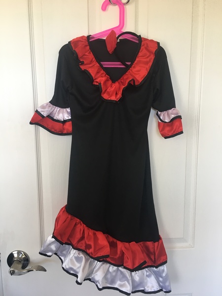 E11: Spanish dress