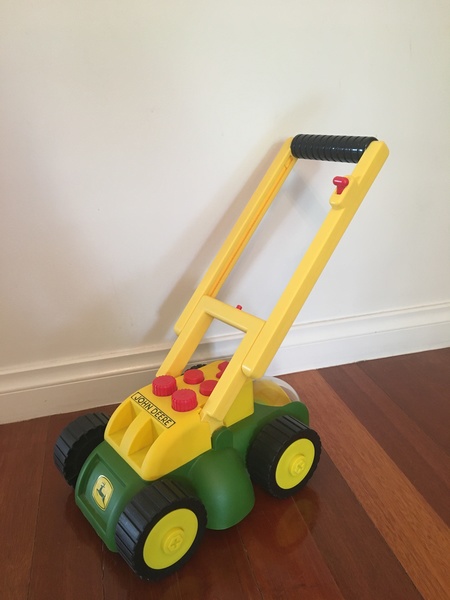E21: John Deere push mower