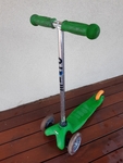 Micro Mini Deluxe green scooter