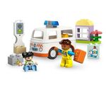 Duplo015: Ambulance and Driver