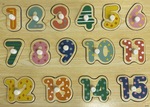 Patterned numbers 15 piece wooden peg puzzle
