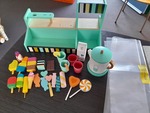 798: Dairy shop play set