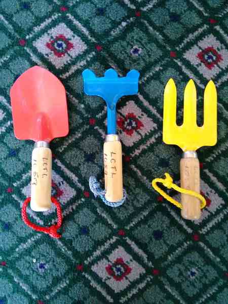 1059: Garden Tools