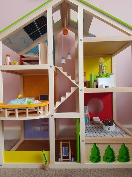 E1379: Hape All Seasons Doll House
