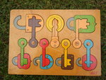 LOCKS & KEYS Peg Puzzle