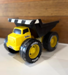 2033: Tonka Steel Classics Mighty Dump Truck