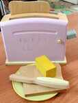 WOODEN TOASTER SET