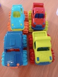VE76: B. toys Mini Monster Trucks