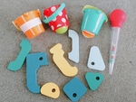 Bath Toy Set - Hape Buckets + Squeeze & Squirt + QUUT Puzzle 