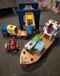 Cargo Shipping Set w/ Crane