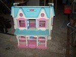 Large Fold Up Dolls House