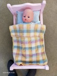 DE22: Doll Bed with Doll