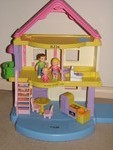 Ic15: Fisher Price - My first doll house