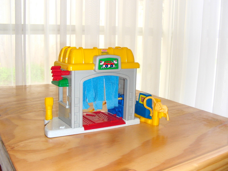 Ic172: Little People Gas & Go