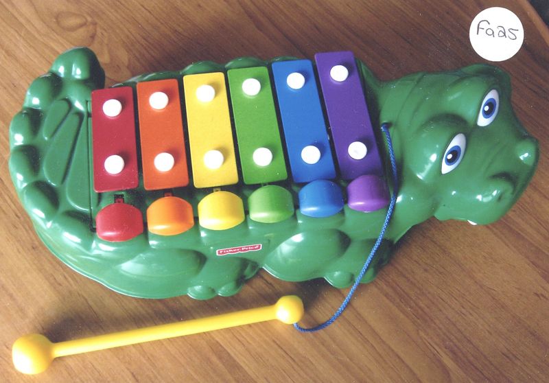 Fa25: Fisher Price Crocodile Xylophone