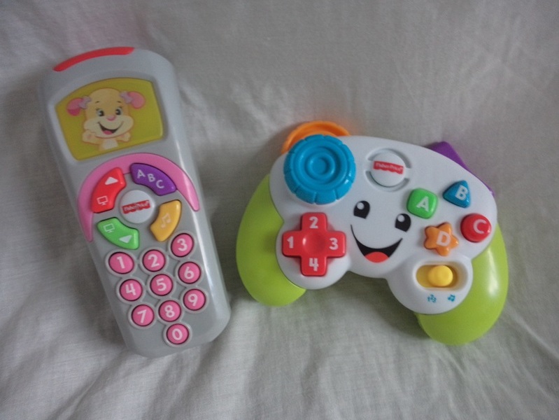 EL133: Game & Learn controller & Sis' remote