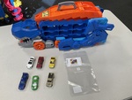 T2603: Hot wheels:City-Ultimate Hauler-T-Rex Transporter