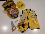 Construction kit with costume 