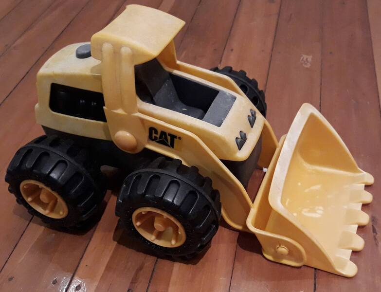 V1: Road Ripper CAT Truck