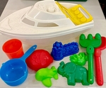 F174: Boat with sandpit toys