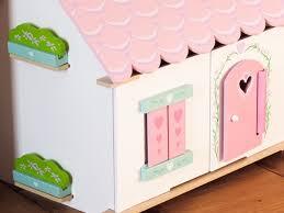 F133: Le Toy Van Wooden Cottage