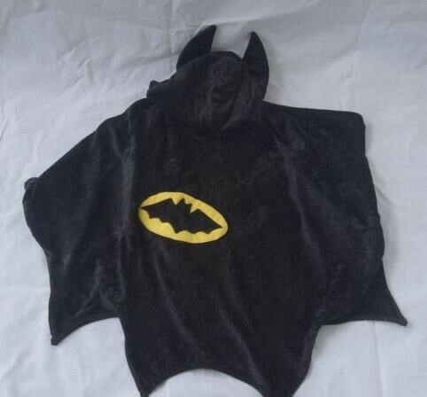 I6: Batman Cape Costume / Dress Up