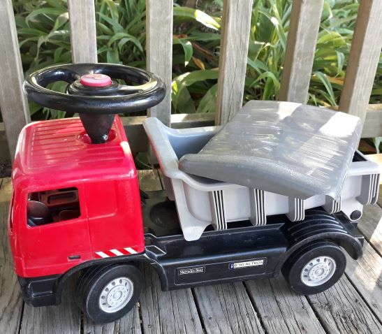 R16: Big City Dumper