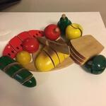 Fruit and vege cutting set