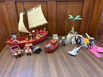 IM121: Playmobil pirate set