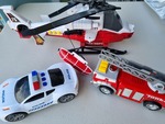 Emergency vehicle set 