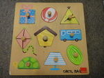 SHAPES PUZZLE WITH KNOBS