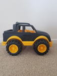 BLACK AND YELLOW PICKUP JEEP 22CM