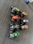 HOT WHEELS MONSTER TRUCKS SET1