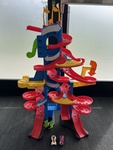 N144: LITTLE PEOPLE TAKE TURNS SKYWAY