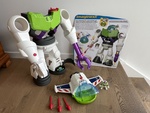 N420: BUZZ LIGHTYEAR ROBOT & SPACE RANGER SHUTTLE